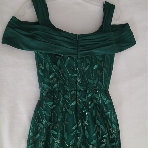 JJ's house green floor length dress with leaf design - Picture 5 of 5